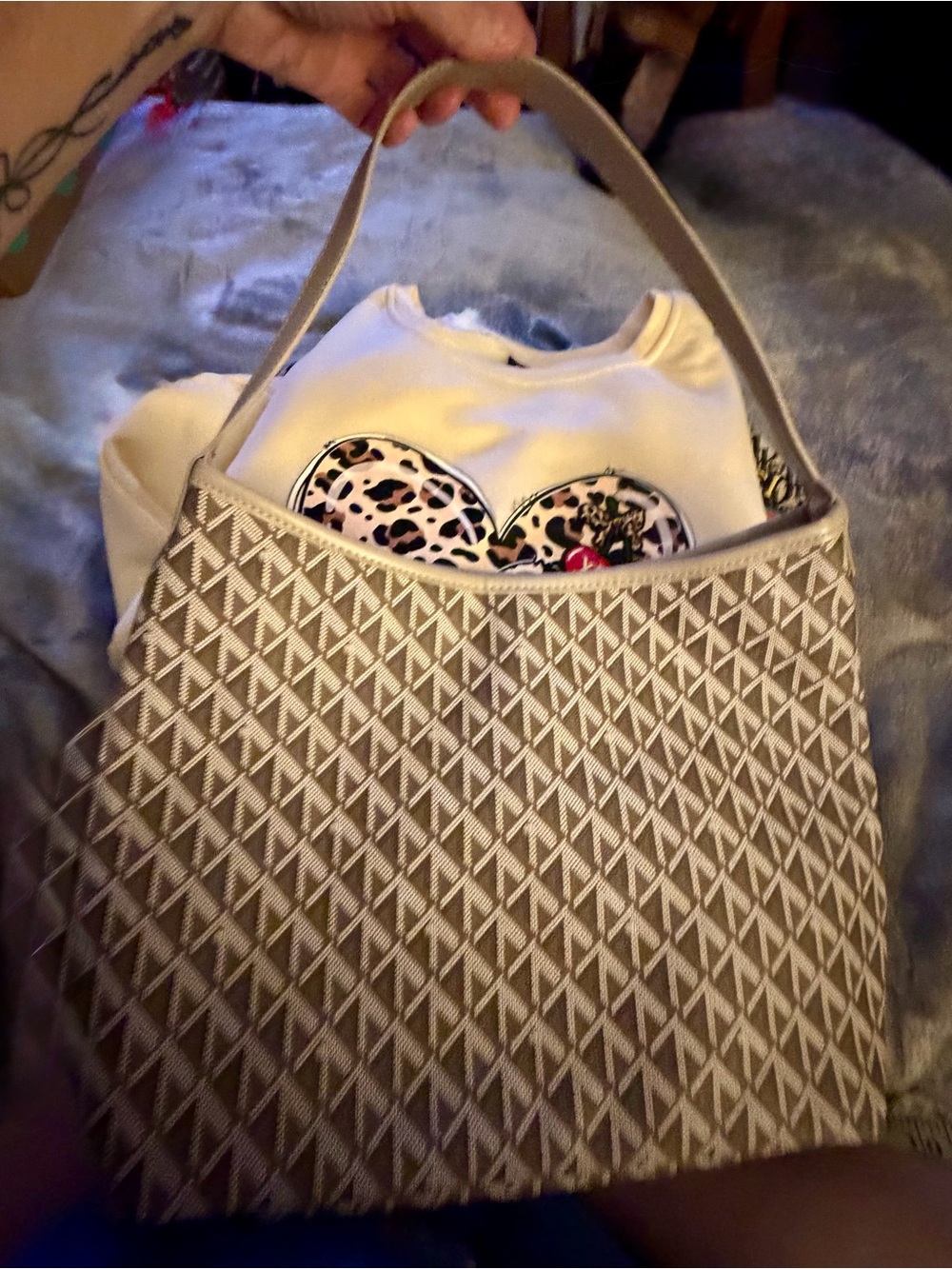 Source Unknown Beige and White Geometric Shoulder Bag